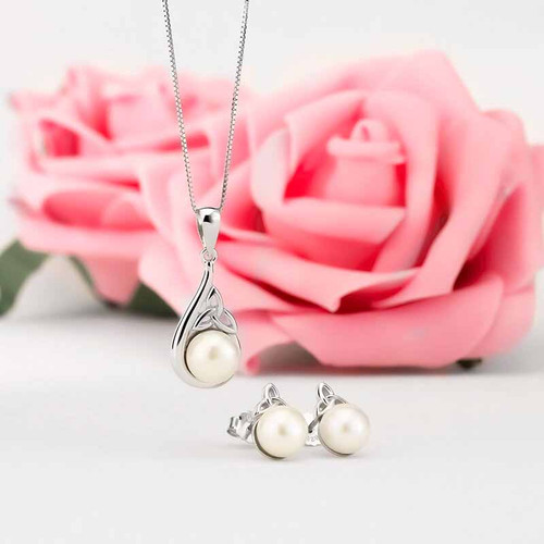 Solvar Pearl Silver Trinity Knot Stud Earrings S33774 Shamrockgift.com